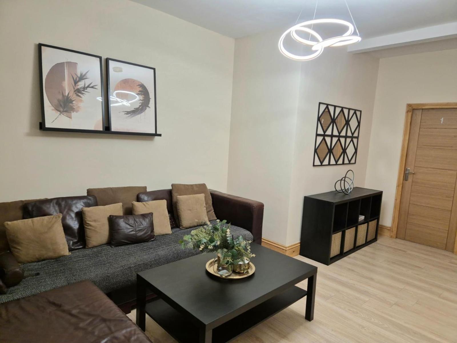 Rooms In Manchester 6 Minutes Drive To Victoria Station Dış mekan fotoğraf