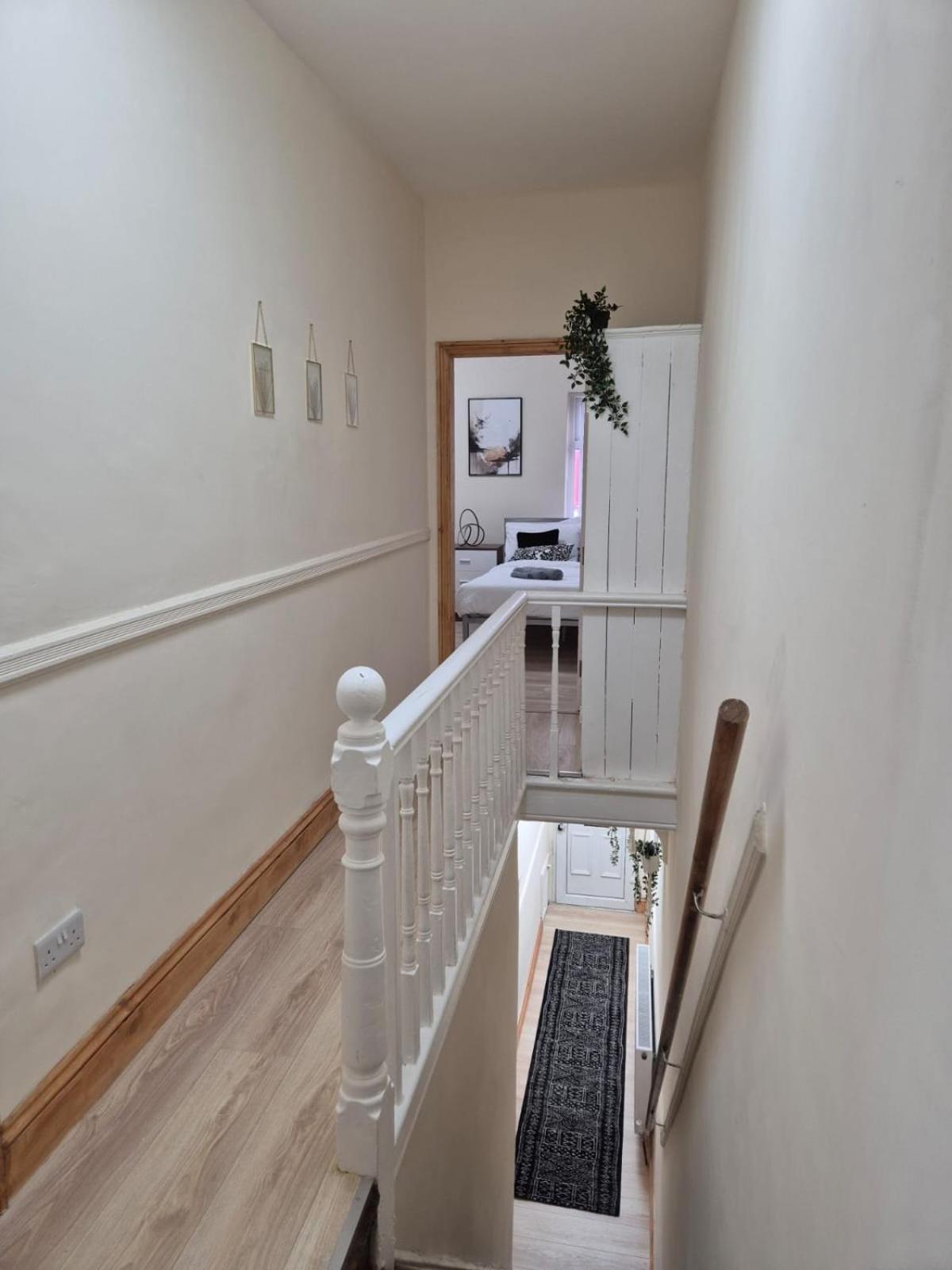 Rooms In Manchester 6 Minutes Drive To Victoria Station Dış mekan fotoğraf