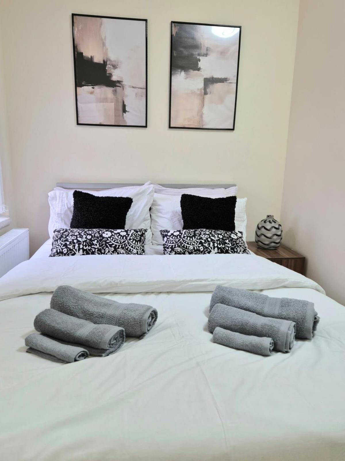 Rooms In Manchester 6 Minutes Drive To Victoria Station Dış mekan fotoğraf