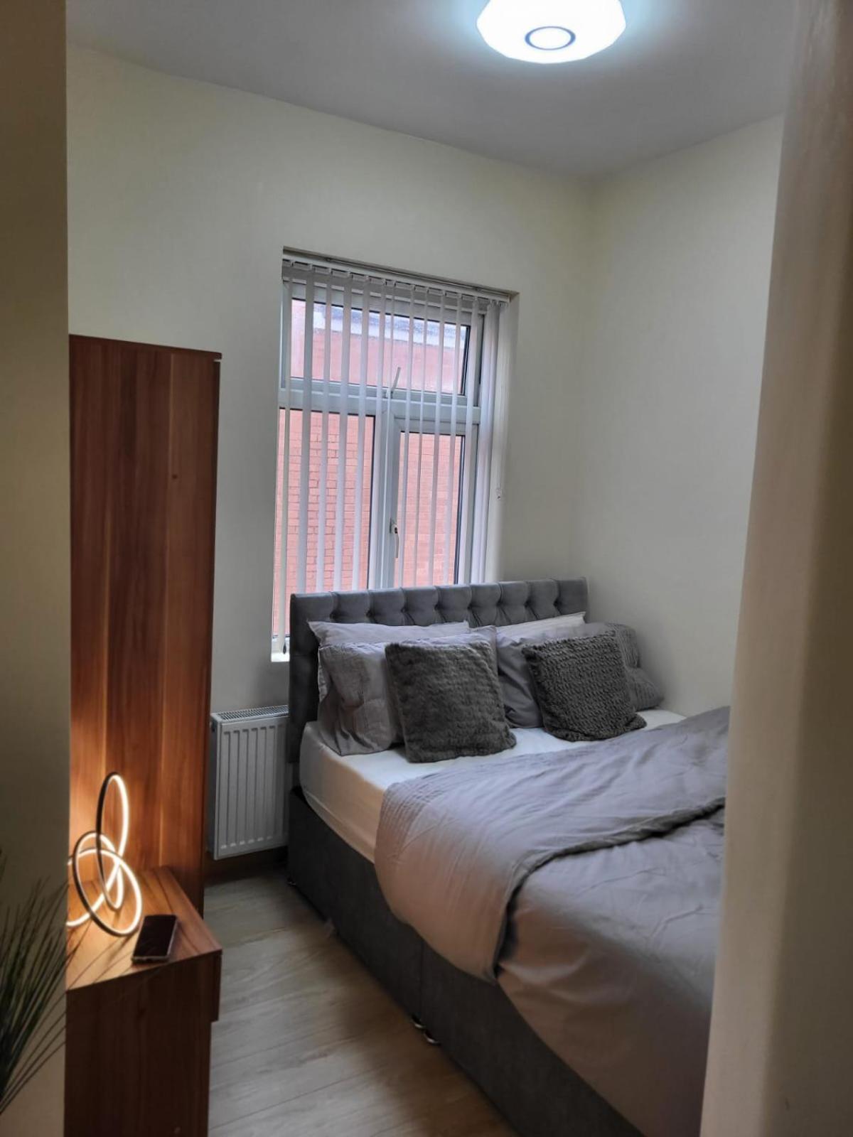 Rooms In Manchester 6 Minutes Drive To Victoria Station Dış mekan fotoğraf