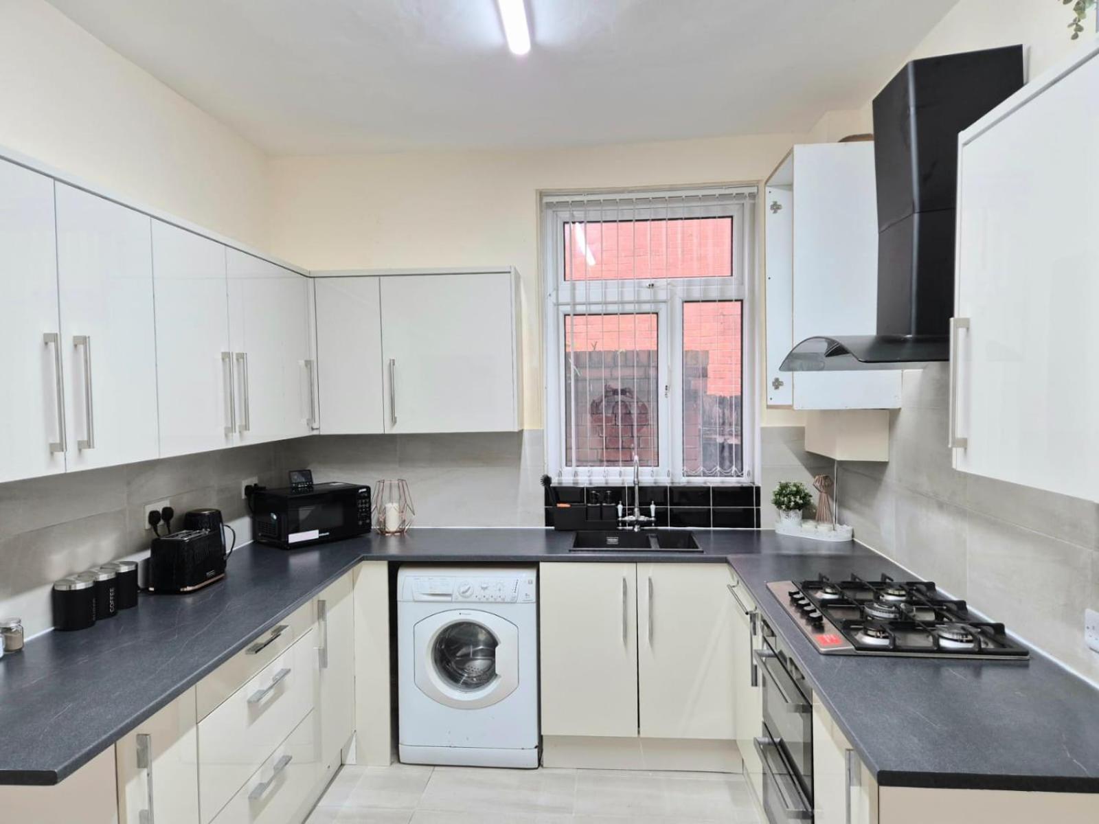 Rooms In Manchester 6 Minutes Drive To Victoria Station Dış mekan fotoğraf