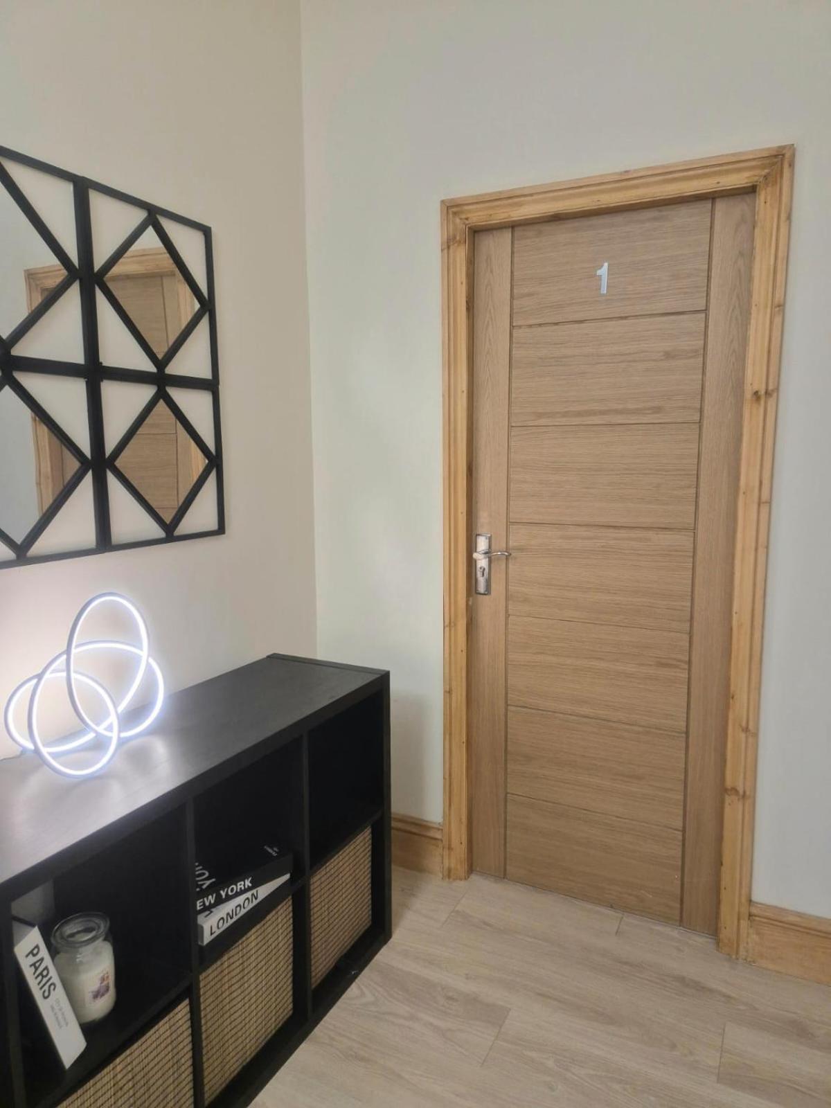 Rooms In Manchester 6 Minutes Drive To Victoria Station Dış mekan fotoğraf