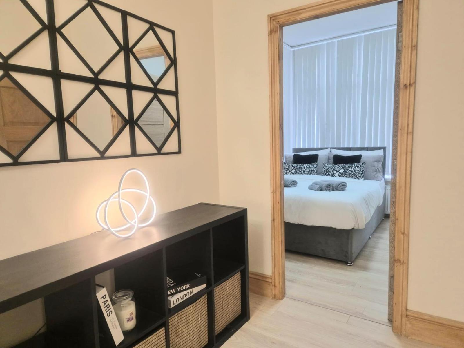 Rooms In Manchester 6 Minutes Drive To Victoria Station Dış mekan fotoğraf